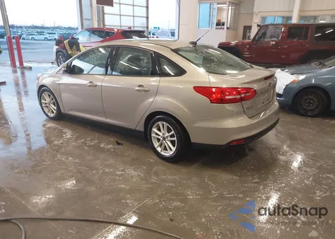 2016 Ford Focus Se z USA, uszkodzony, nr VIN 1FADP3F21GL340862